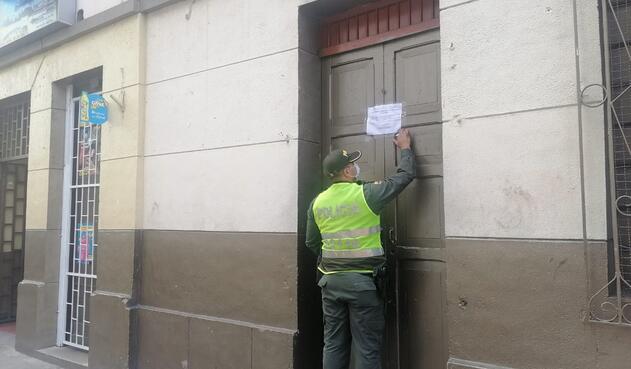 Policía