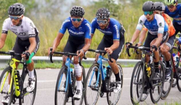 Team Medellín en la Vuelta a Colombia
