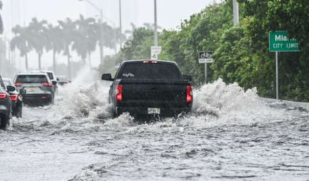 Tormenta ETA en Florida Tormenta ETA en Florida