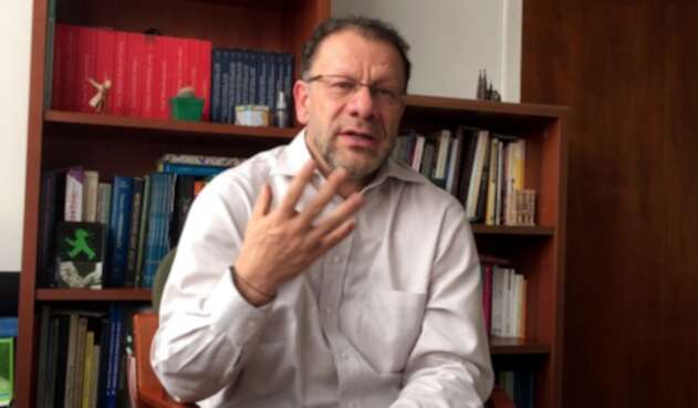 El médico psiquiatra Ariel Alarcón