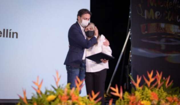 Homenaje a las familias de los médicos y las enfermeras muertas durante la pandemia.