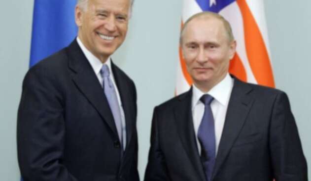 Joe Biden y Vladimir Putin en 2011