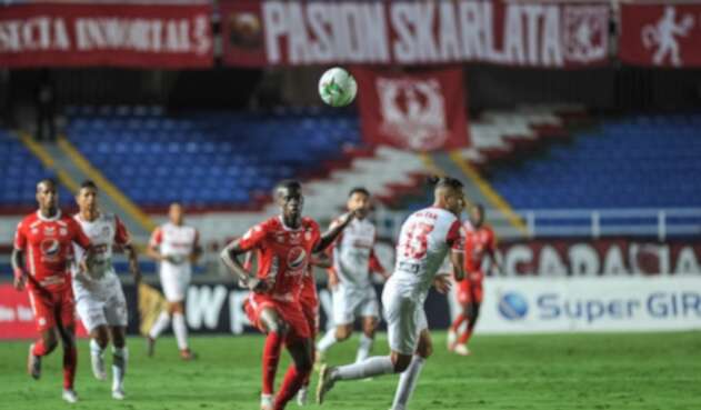 Santa Fe no resiste el asedio del América y recibe el segundo gol Santa Fe no resiste el asedio del América y recibe el segundo gol