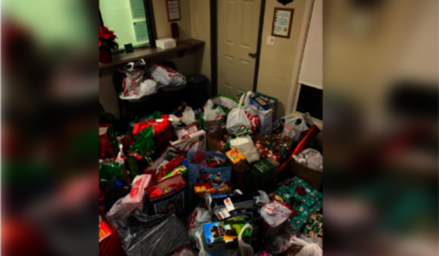 Tony es un niño de 3 años que, aparentemente fue abandonado por sus padres en un cementerio en Ohio, EE.UU.