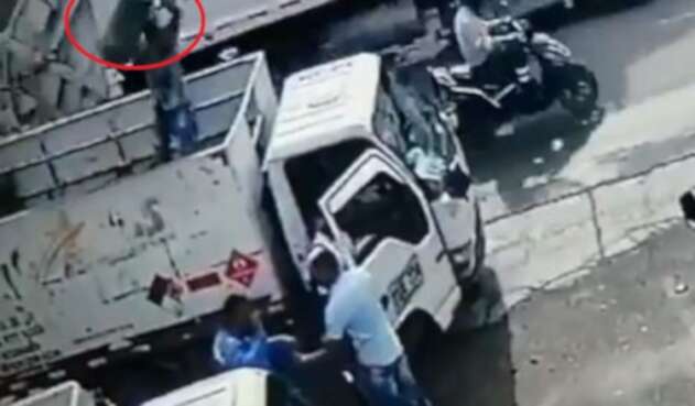 Vendedor de gas le lanzó cilindro en la cabeza a ladrón para evitar robo