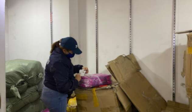 Dian aprehende mercancía de contrabando en el sector de San Victorino en Bogotá