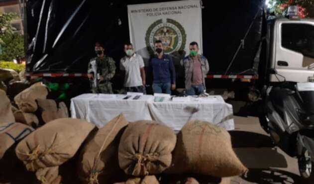 Capturan tres personas por la retención de doce campesinos en Antioquia.