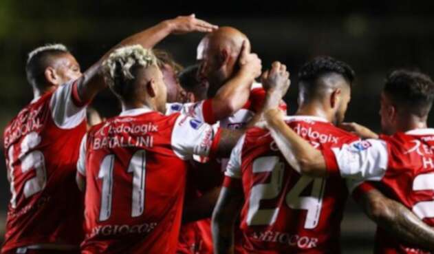 Argentinos vence a Huracán