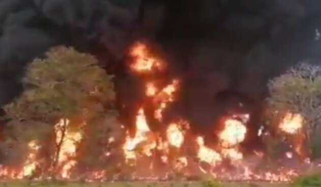 Explosión en Oleoducto Caño Limón Coveñas Explosión en Oleoducto Caño Limón Coveñas
