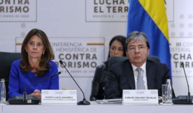 Carlos Holmes Trujillo y Marta Lucía Ramírez