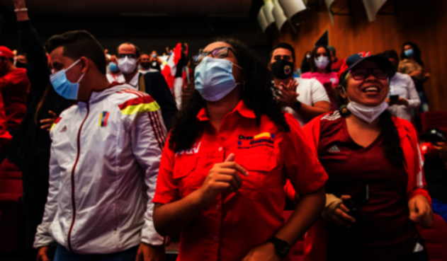 Diputados chavistas instalan el Parlamento