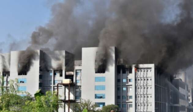 Incendio en fábrica de vacunas contra covid-19 de Astrazeneca en India Incendio en fábrica de vacunas contra covid-19 de Astrazeneca en India