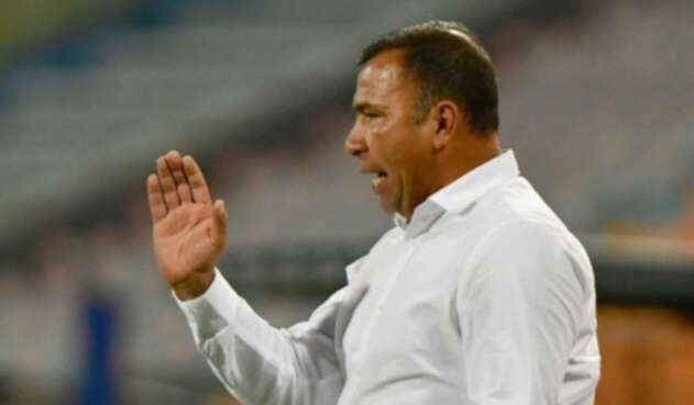 Hárold Rivera, técnico de Santa Fe