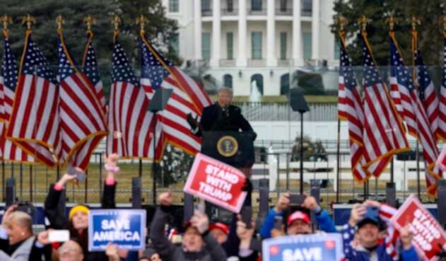 Donald Trump frente a la Casa Blanca Donald Trump frente a la Casa Blanca