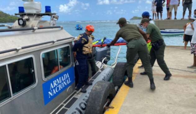 Rescate de cuerpos de náufragos de una embarcación en Acandí, Chocó.