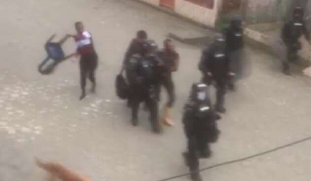 El agresot fue sacado de la zona con apoyo del ESMAD