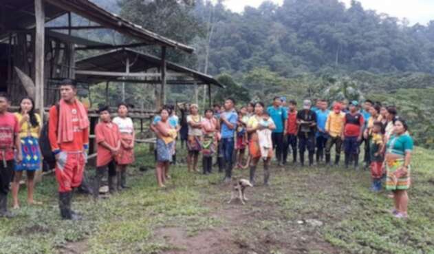 Indígenas embera eyádiba de resguardos indígenas en Antioquia.