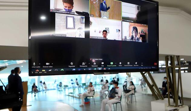 Clases presenciales: Colegios con modelo alternancia
