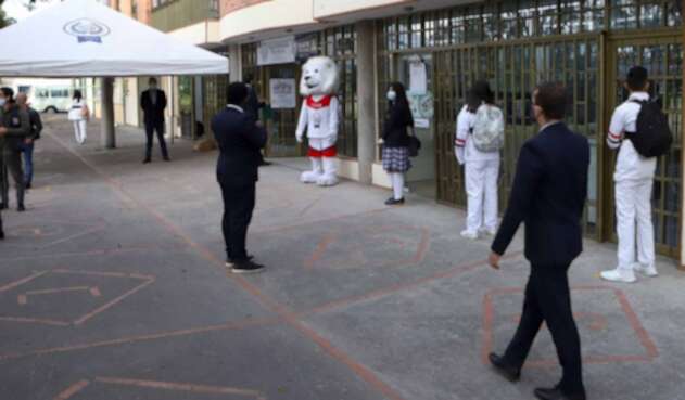 Clases presenciales: Colegios con modelo alternancia