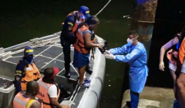 Los rescatados fueron atendidos por personal de la Armadas Nacional