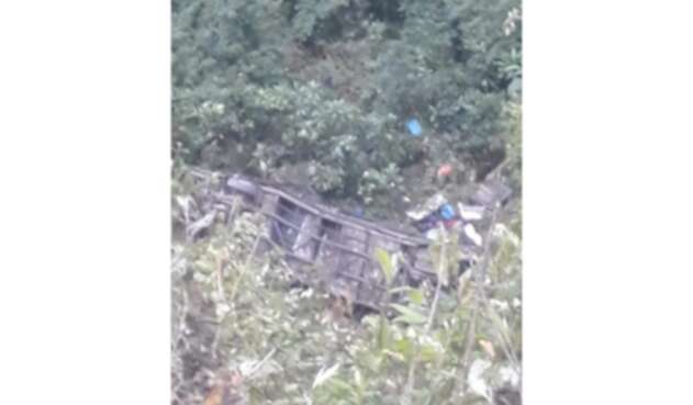 Accidente de bus en Bolivia que cayó a un barranco: 20 ...