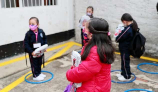 Colegios públicos en Bogotá se suman al modelo de alternancia