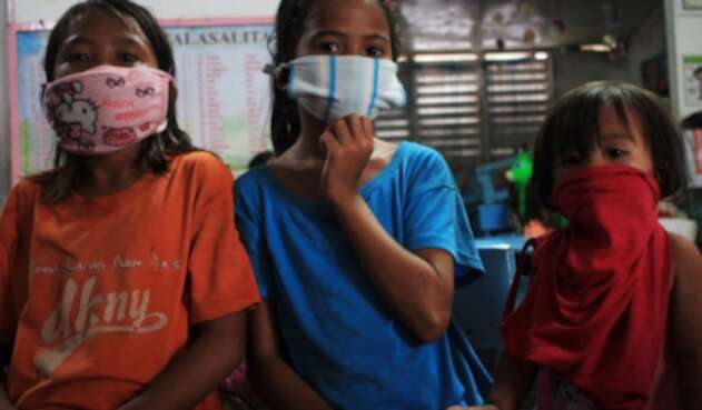 Niños en Filipinas, de nuevo a cuarentena