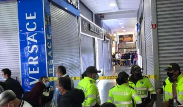 Centro comercial Puerto Príncipe, ubicado en la calle 13, en el centro de Bogotá