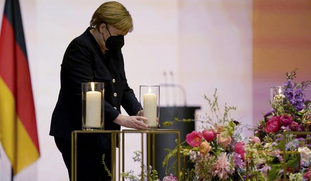 Angela Merkel en homenaje a muertos por covid-19 Angela Merkel en homenaje a muertos por covid-19