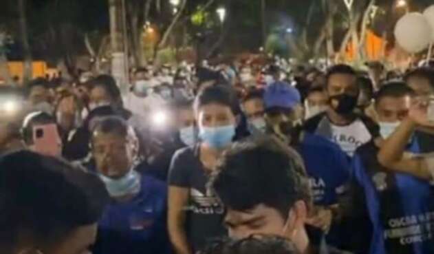 Multitudinaria aglomeración en funeral de reconocido locutor en Galapa (Atlántico)