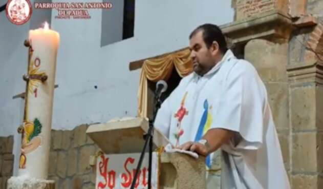 Pastor se queja contra reforma tributaria