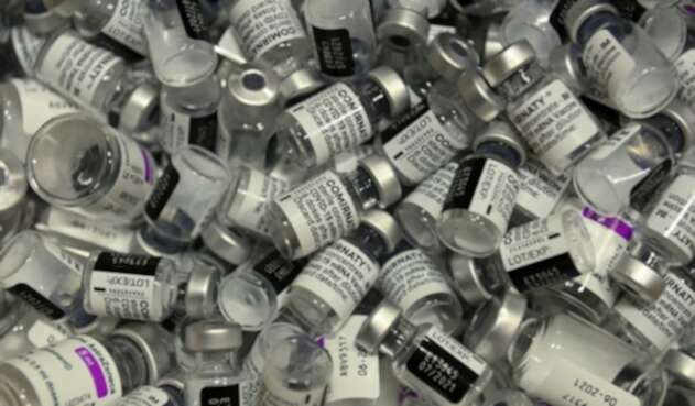 Vacunas contra covid-19 - vacunas de Pfizer y AstraZeneca