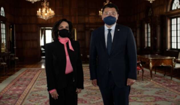 La Canciller, Claudia Blum y el Viceministro de Relaciones Exteriores, coreano Jung-Kon Choi