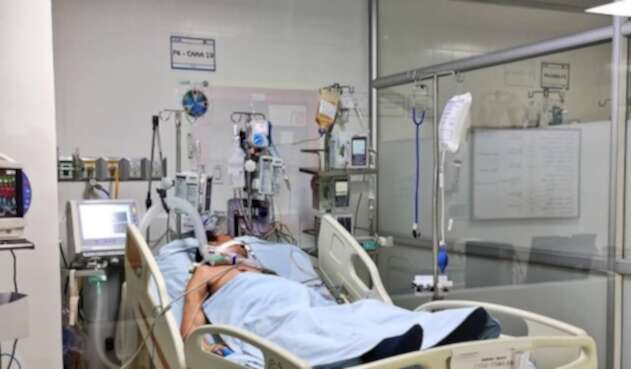 Hospitales Camas UCI Colombia