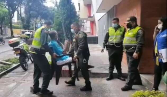 El traslado lo realizaron personas de la Policía y la Comisaría