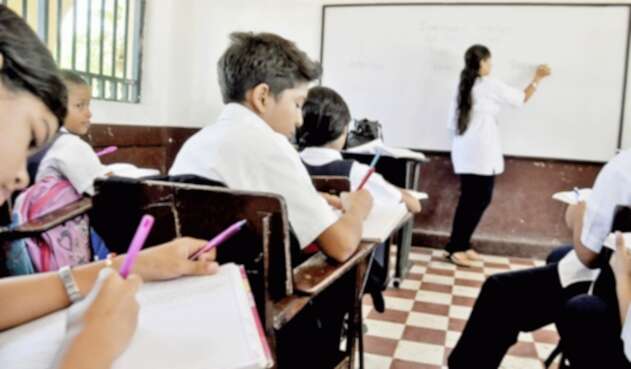 Estudiantes en aulas de clases