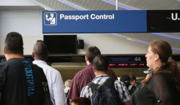 Aeropuerto, zona de control de pasaporte