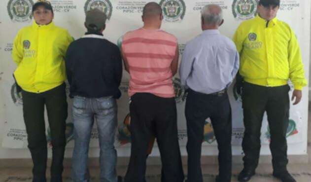 ABUSADORES.jpg