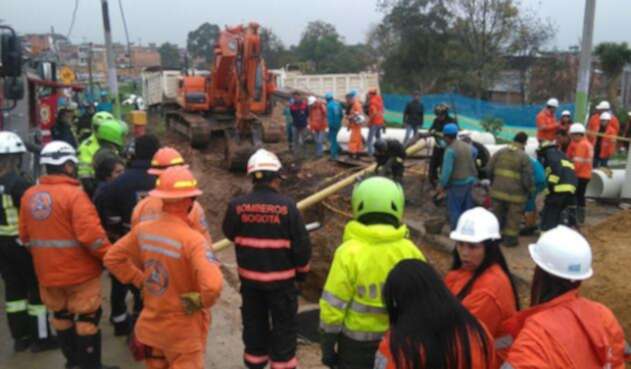 Accidente-operario-acueducto-Defensa-Civil1.jpg
