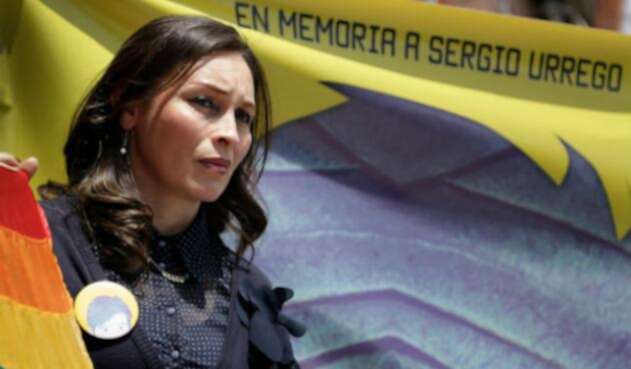 AlbaReyescolprensa.jpg