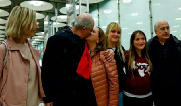 AntonioLedezmayMitzyCapriles.jpg