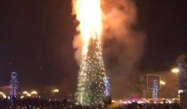Arbol-de-navidad-LA-FM-video.jpg