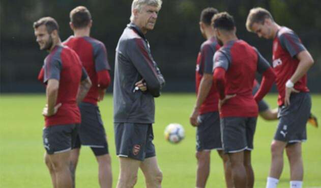 ArseneWengerFotoOficialTwitterArsenal.jpg