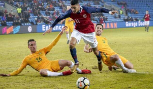 Australia-@Socceroos-LA-FM.jpg