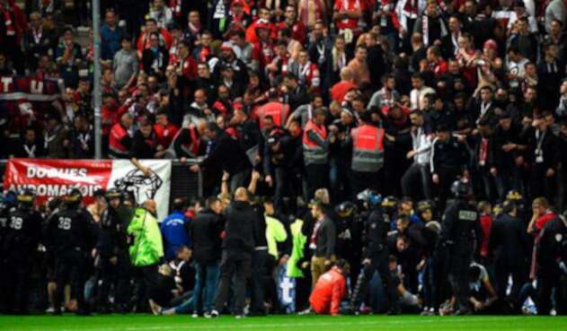 Avalancha-hinchas-Liga-francesa-AFP.jpg