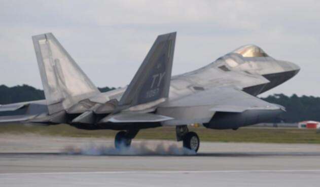 Avion-@Travis60AMW-LA-FM.jpg