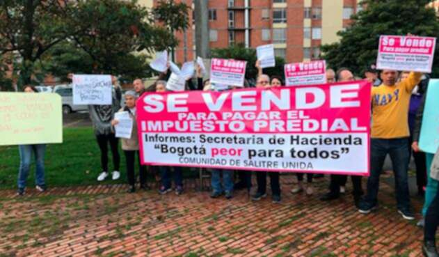 Bogotanos-protestan-por-incremento-en-impuesto-predial-LA-FM.jpg