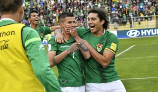 BoliviaGolaChileArceFOTOFIFA.jpg