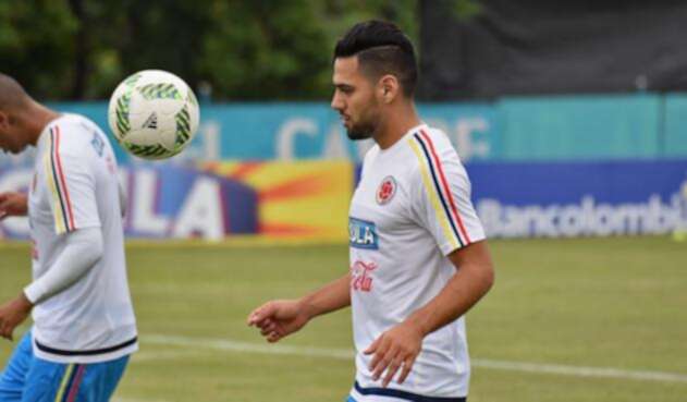 COLOMBIAENTRENAVSCHILE8NOV1621.jpg