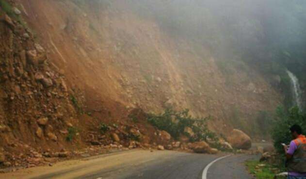 Caída-de-rocas-Bogotá-Melgar.jpg